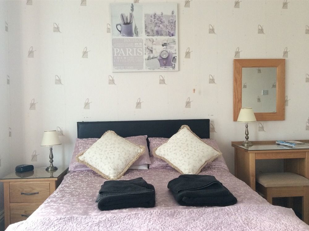 Glenora Guest House Whitby Bagian luar foto