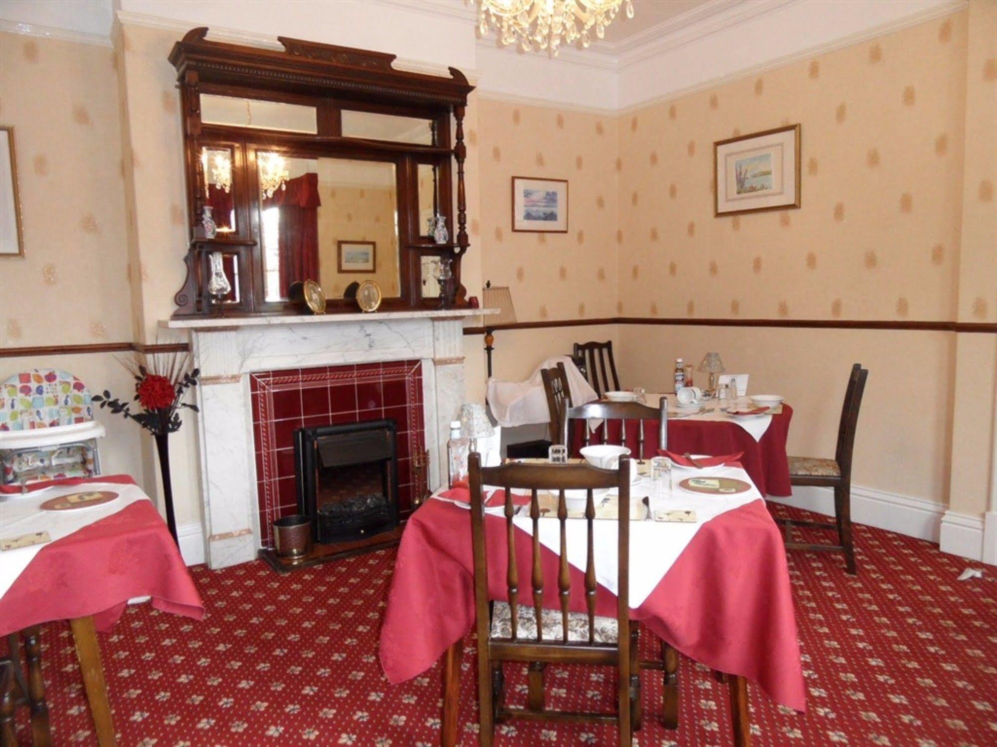 Glenora Guest House Whitby Bagian luar foto