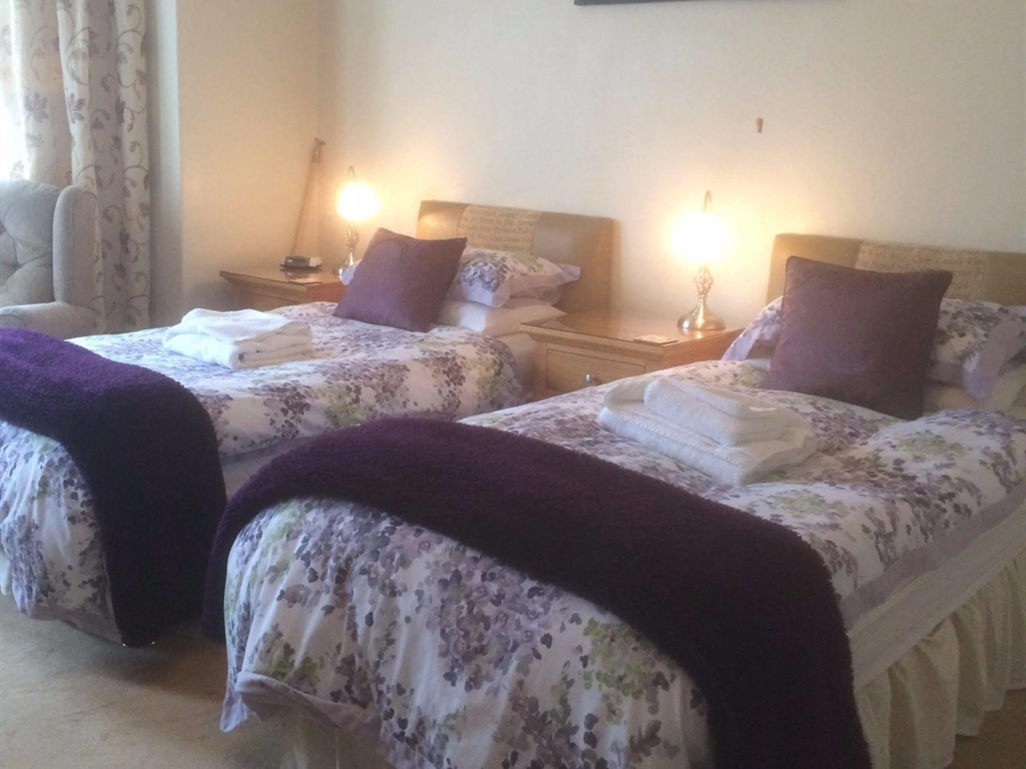 Glenora Guest House Whitby Bagian luar foto
